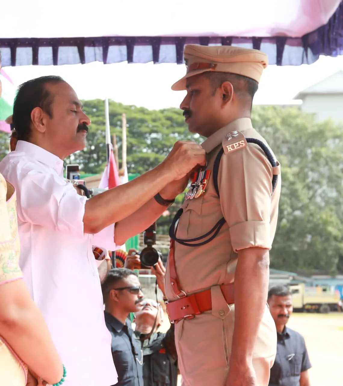 സ്തുത്യർഹ സേവനത്തിനുള്ള രാഷ്ട്രപതിയുടെ പോലീസ് മെഡൽ കട്ടപ്പന ഡി.വൈ.എസ്.പി റെജി.എം. കുന്നിപ്പറമ്പൻ ഏറ്റുവാങ്ങി