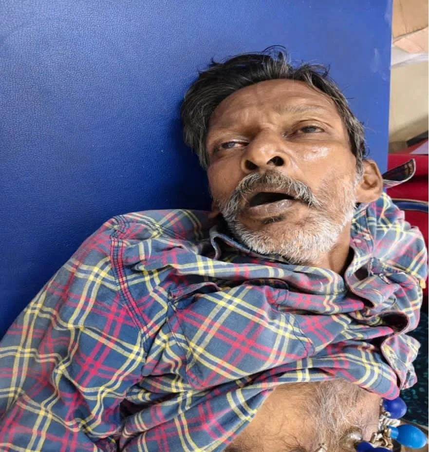 ഈ ഫോട്ടോയിൽ കാണുന്ന മധ്യവയസ്കൻ മരണപ്പെട്ടതും, മൃതദേഹം കോട്ടയം ജനറൽ ആശുപത്രി മോർച്ചറിയിൽ സൂക്ഷിച്ചിരിക്കുന്നതുമാണ്; ഇയാളെക്കുറിച്ച് എന്തെങ്കിലും വിവരം ലഭിക്കുന്നവർ കോട്ടയം വെസ്റ്റ് പോലീസുമായി ബന്ധപ്പെടുക; 0481 2567210, 9497980328